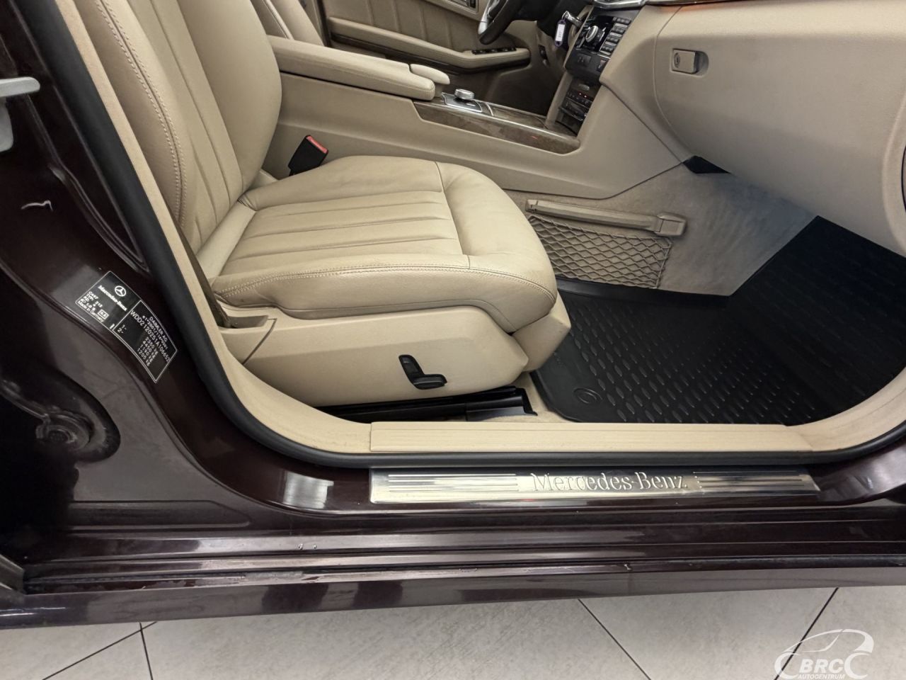 Mercedes-Benz E350 | 5