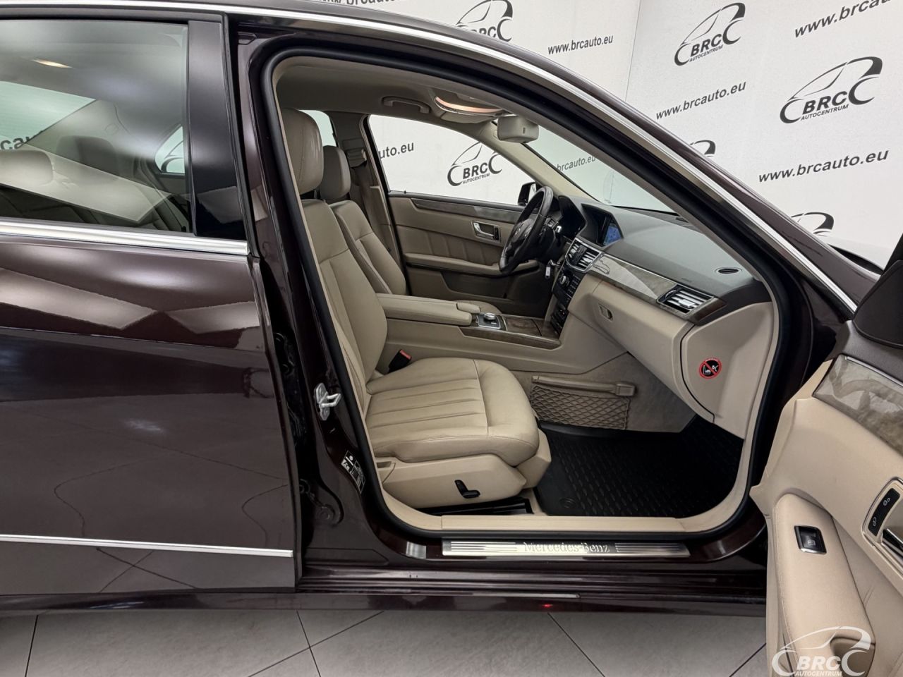 Mercedes-Benz E350 | 3