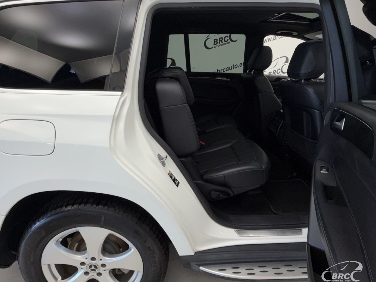 Mercedes-Benz GLS450 | 9