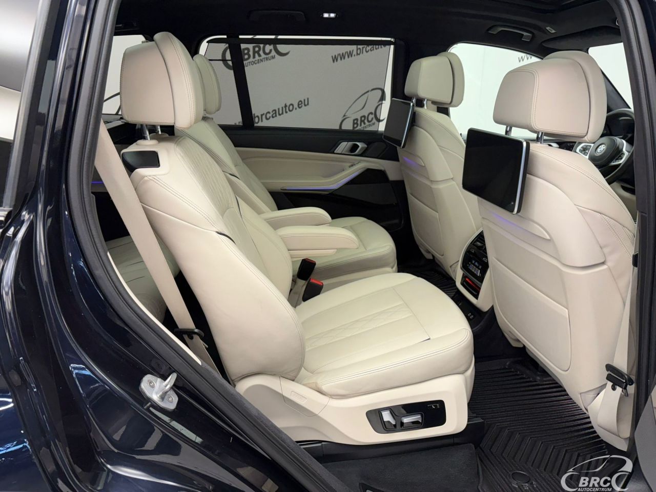 BMW X7 | 8