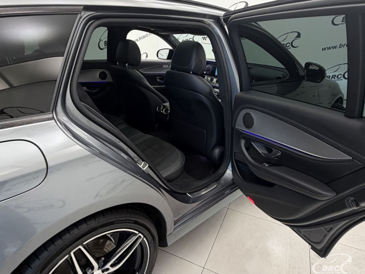Mercedes-Benz E220 | 12