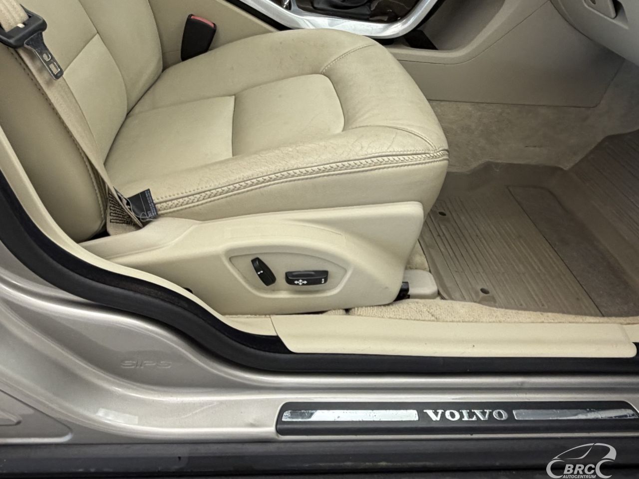 Volvo XC70 | 5