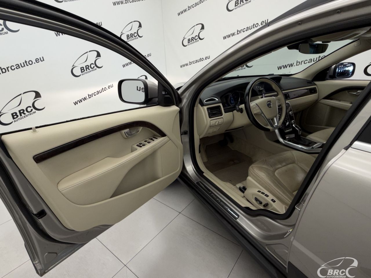 Volvo XC70 | 17