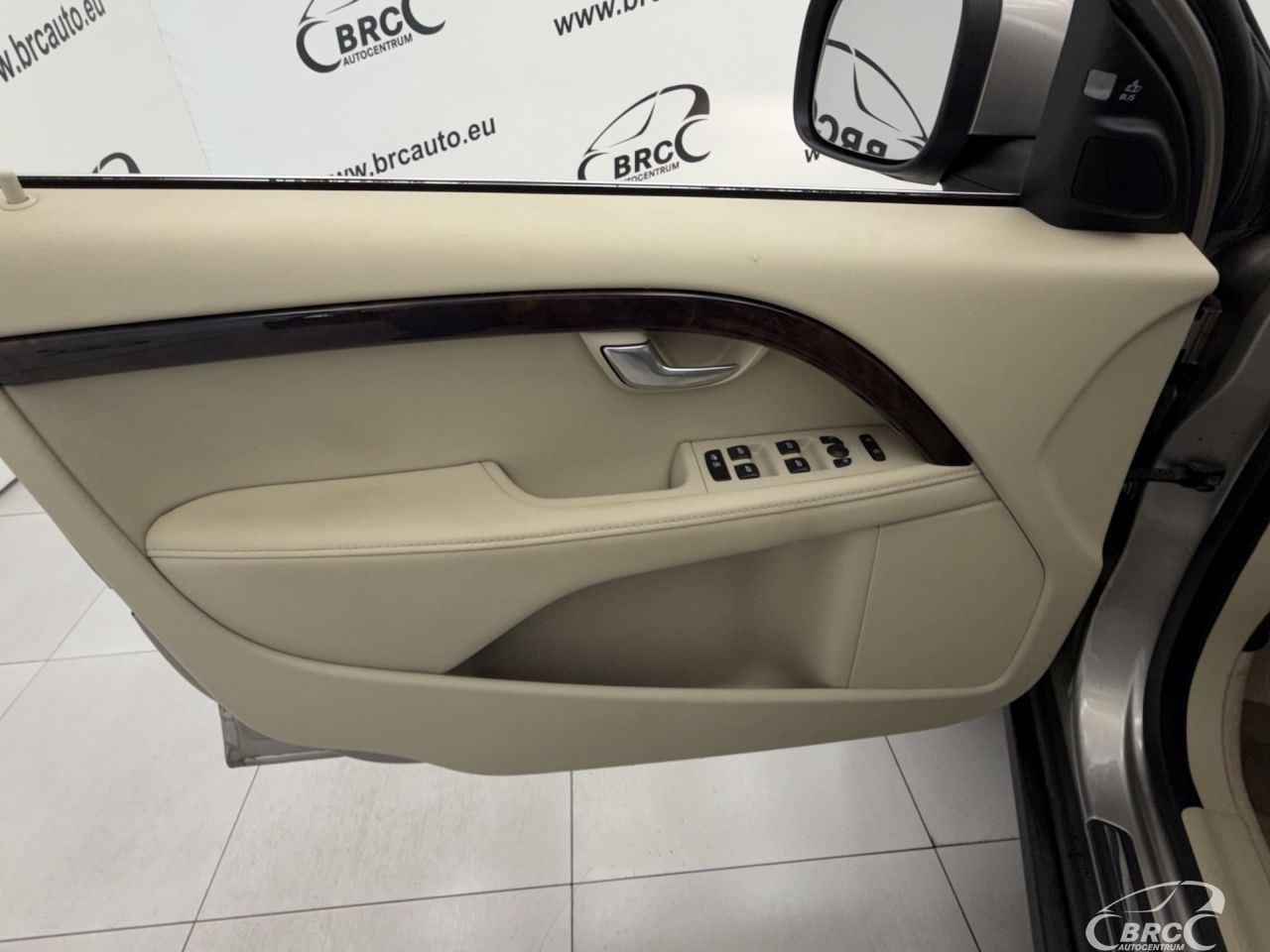 Volvo XC70 | 18
