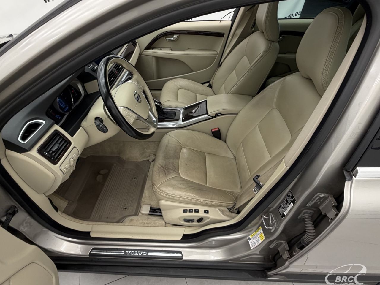 Volvo XC70 | 19