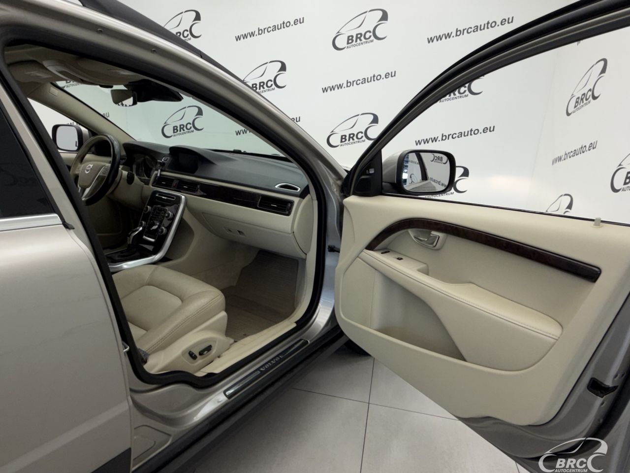 Volvo XC70 | 7