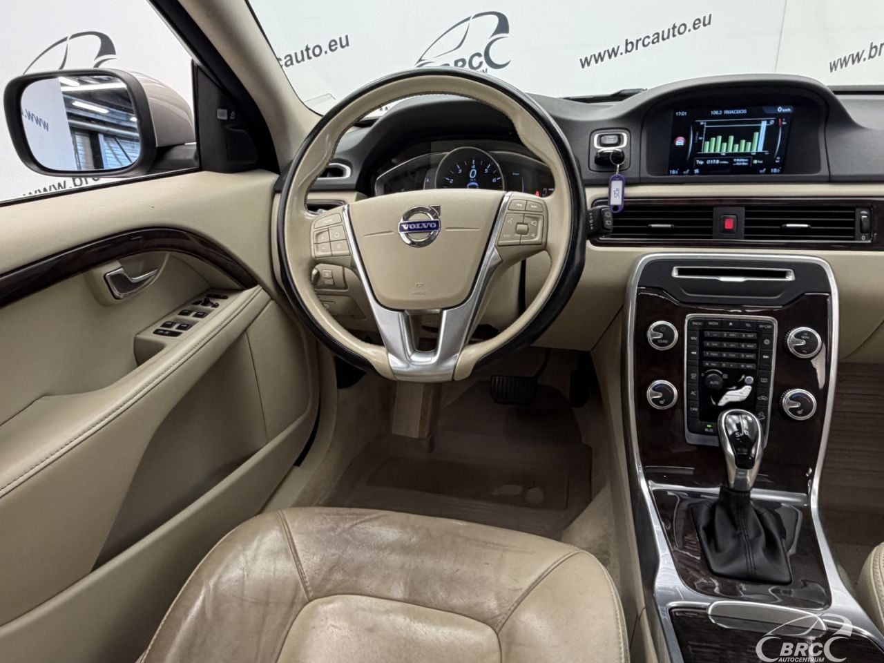 Volvo XC70 | 12