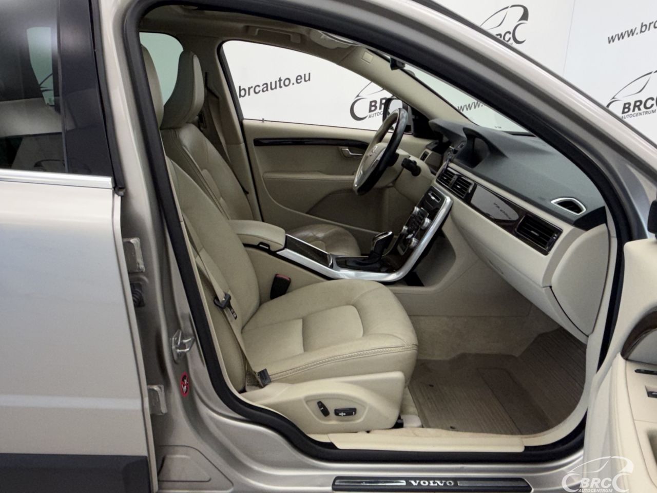 Volvo XC70 | 3
