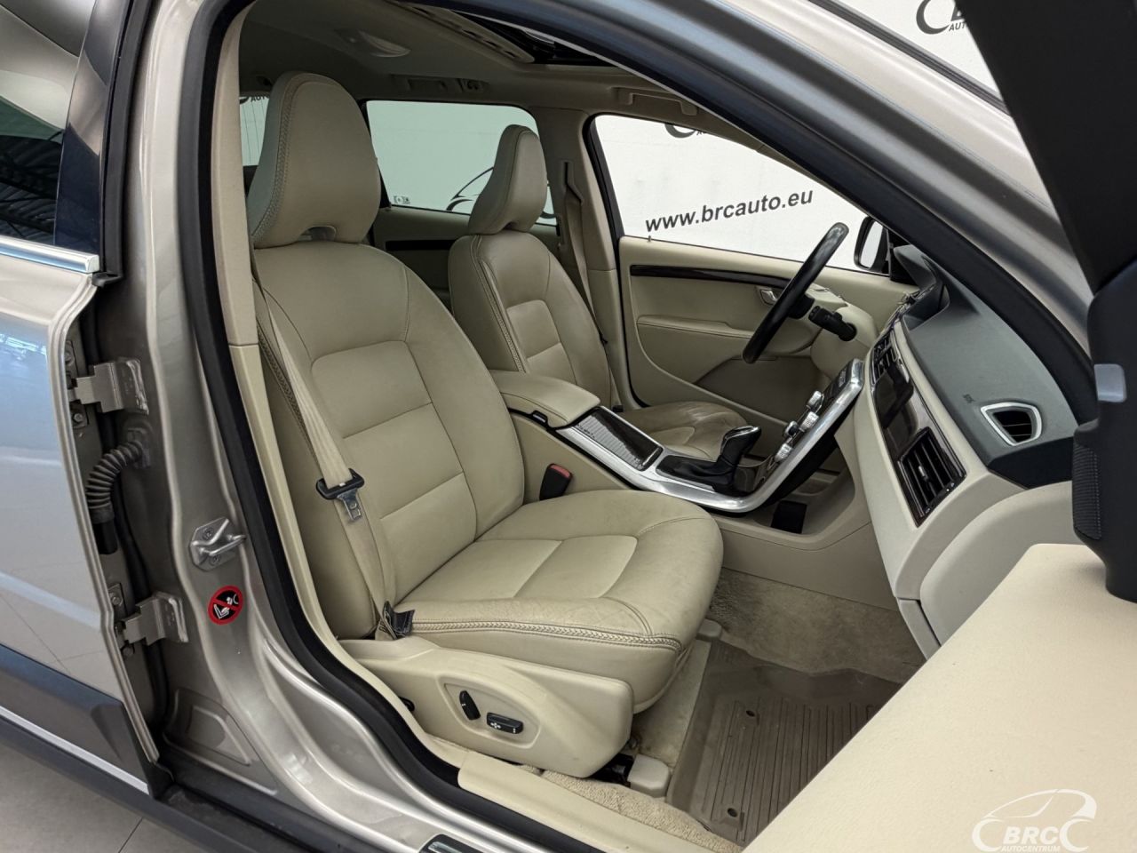 Volvo XC70 | 6