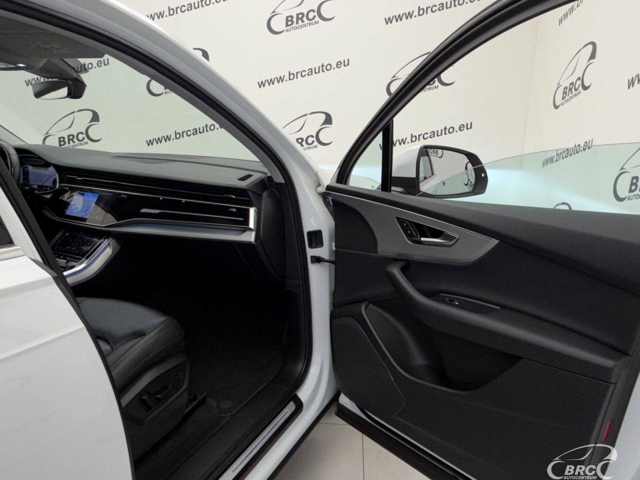 Audi Q7 | 7