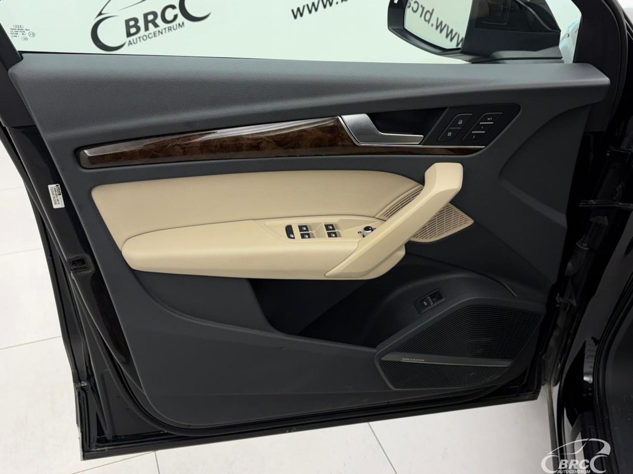 Audi Q5 | 10