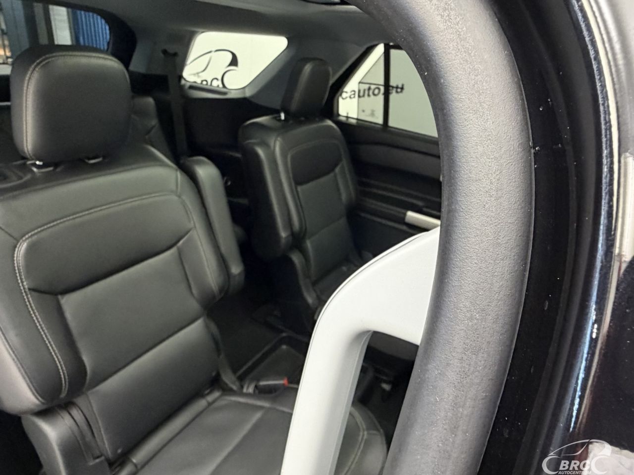 Ford Explorer | 12