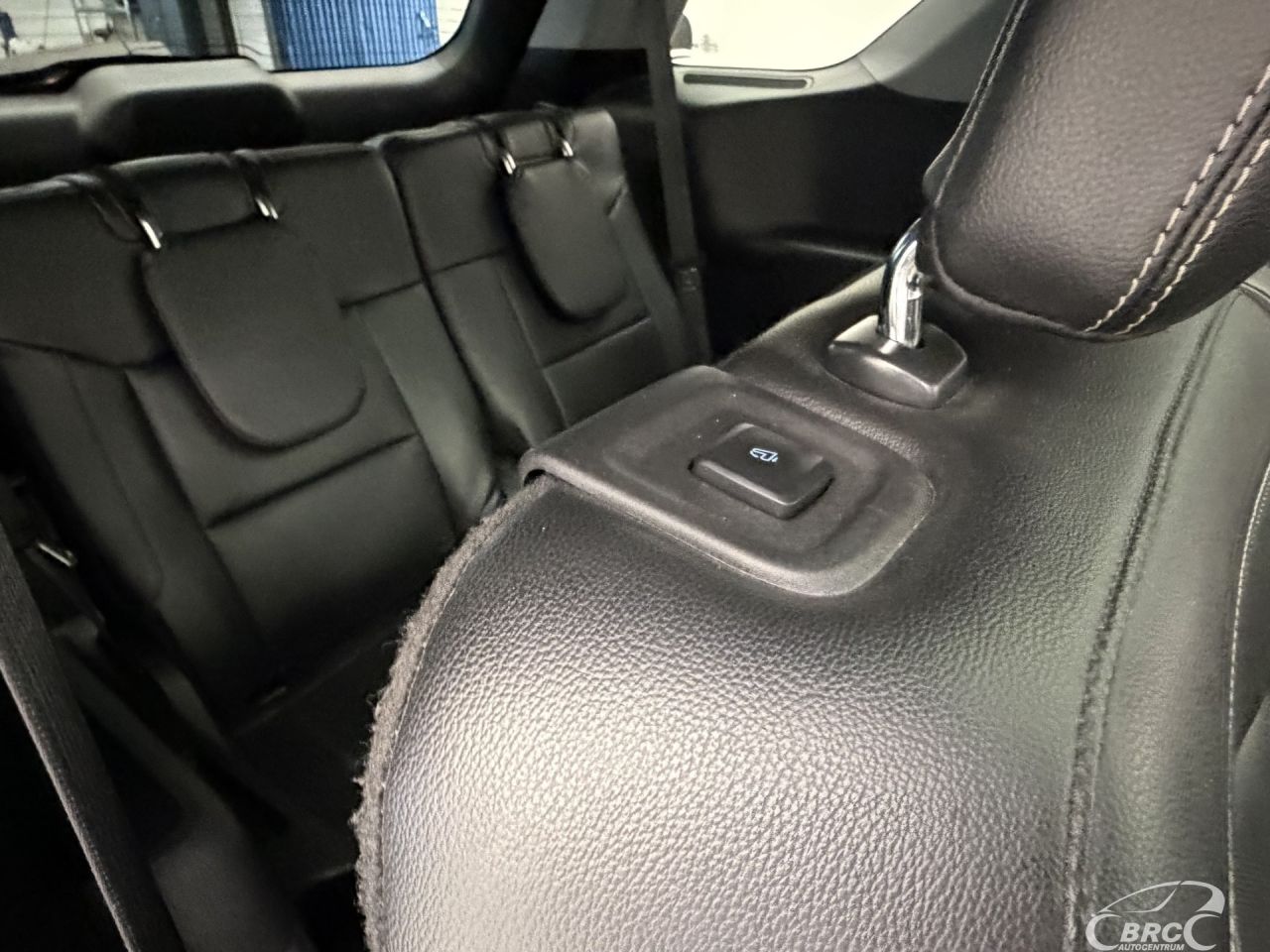 Ford Explorer | 14