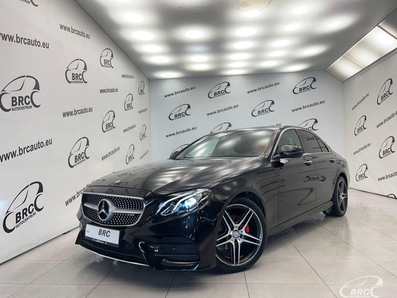 Mercedes-Benz E200 | 0