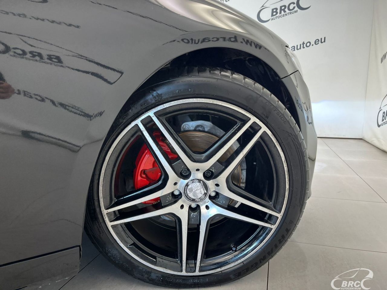 Mercedes-Benz E200 | 8