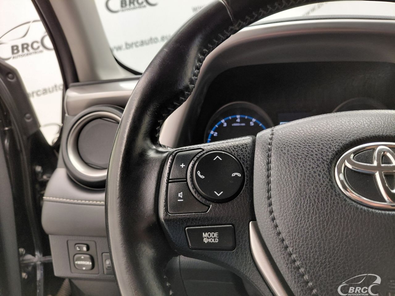Toyota RAV4 | 8