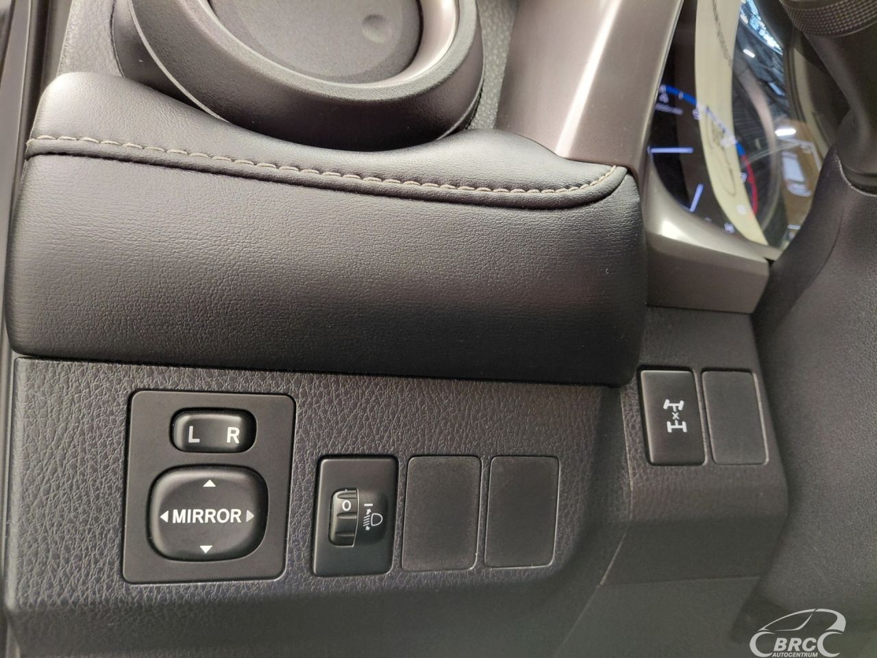 Toyota RAV4 | 10