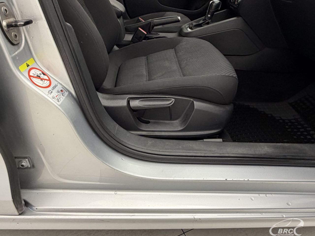 Volkswagen Jetta | 5