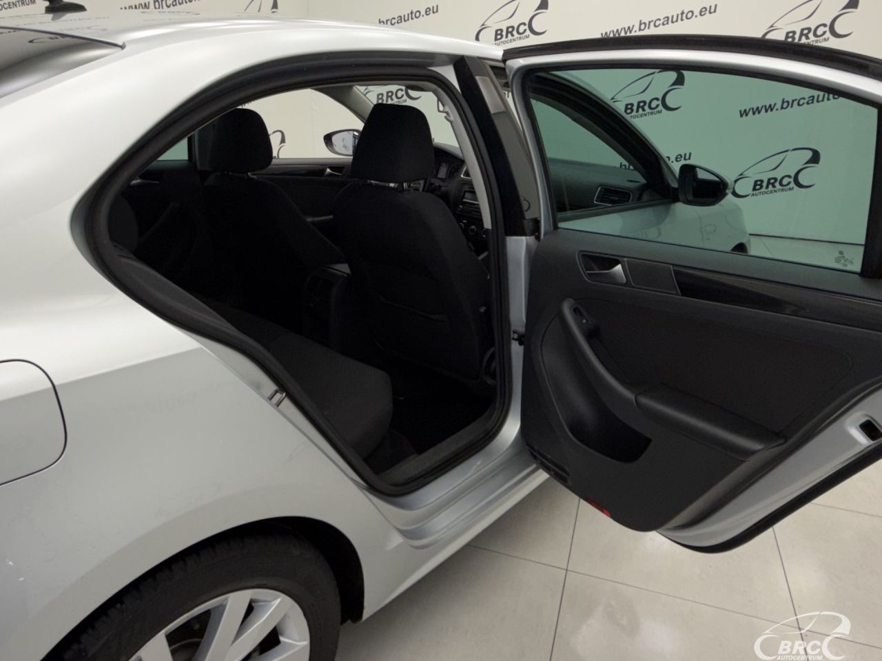 Volkswagen Jetta | 11