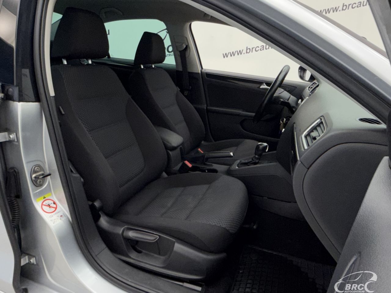 Volkswagen Jetta | 12