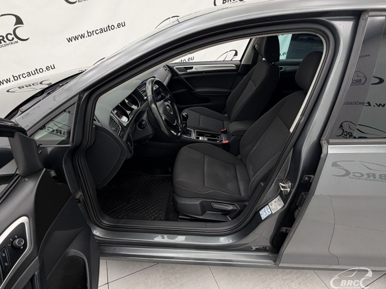 Volkswagen Golf | 19