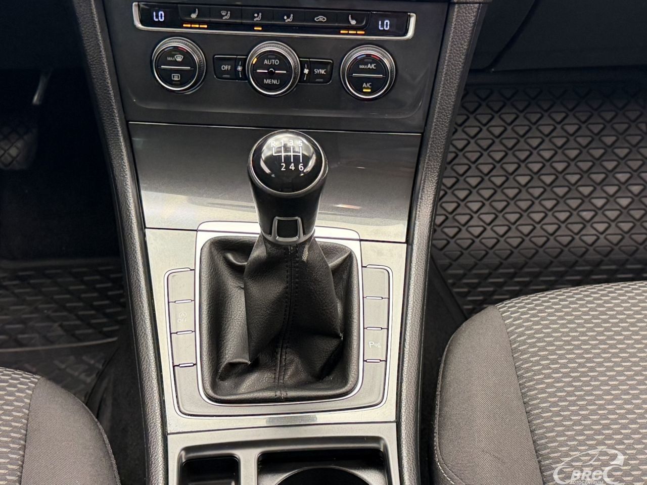 Volkswagen Golf | 16