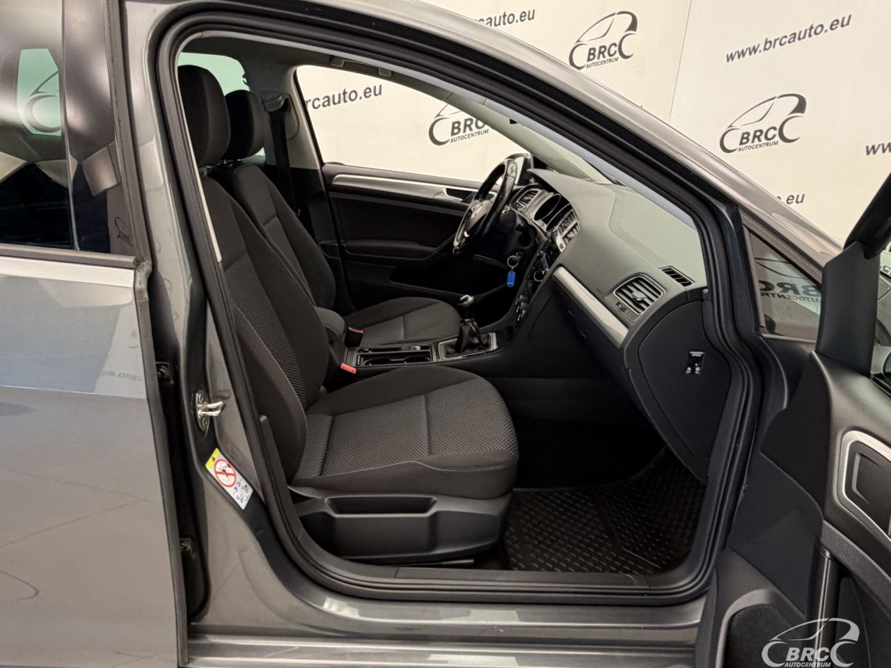 Volkswagen Golf | 3