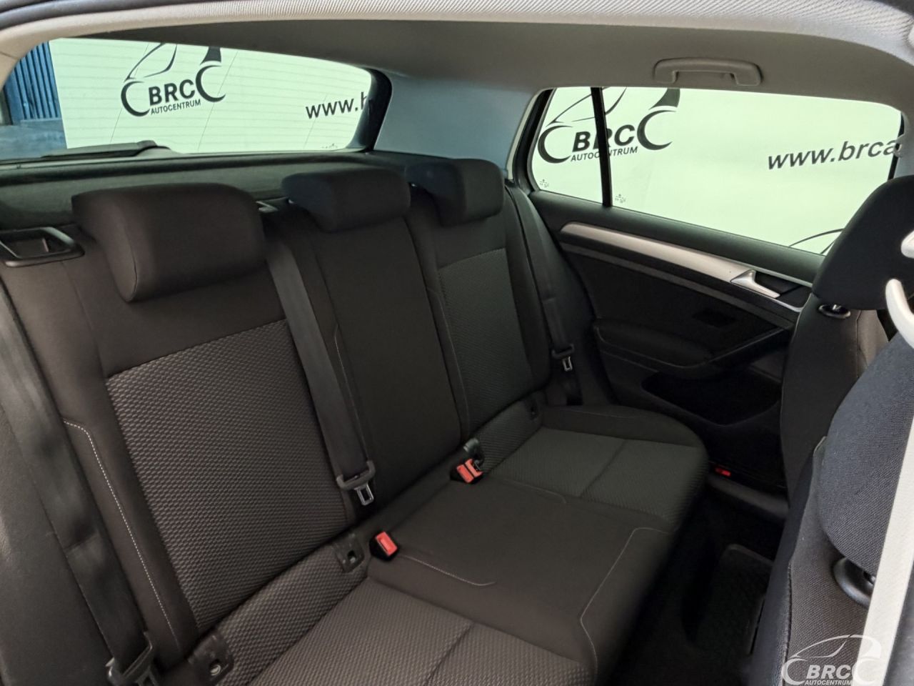 Volkswagen Golf | 10