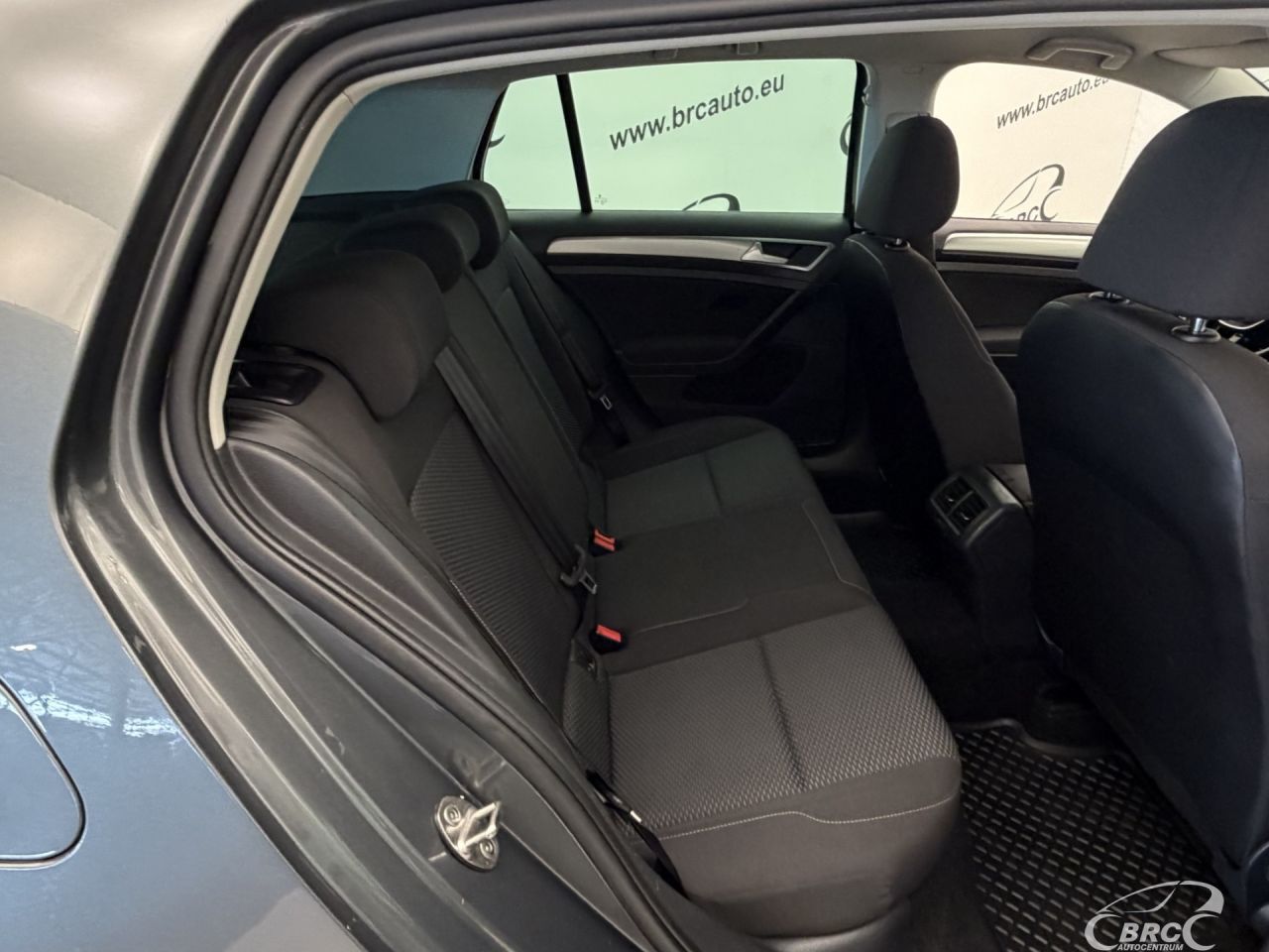 Volkswagen Golf | 9