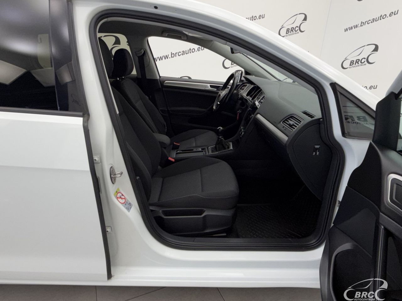 Volkswagen Golf | 3