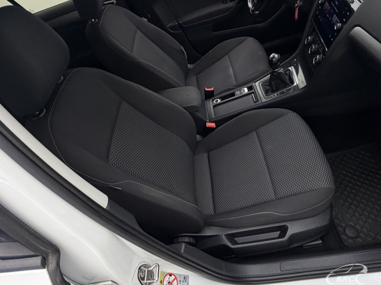 Volkswagen Golf | 4