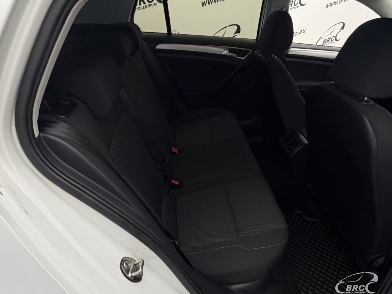 Volkswagen Golf | 9