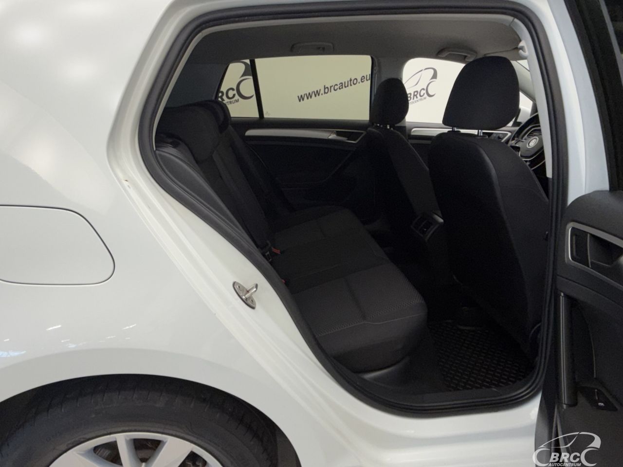 Volkswagen Golf | 8