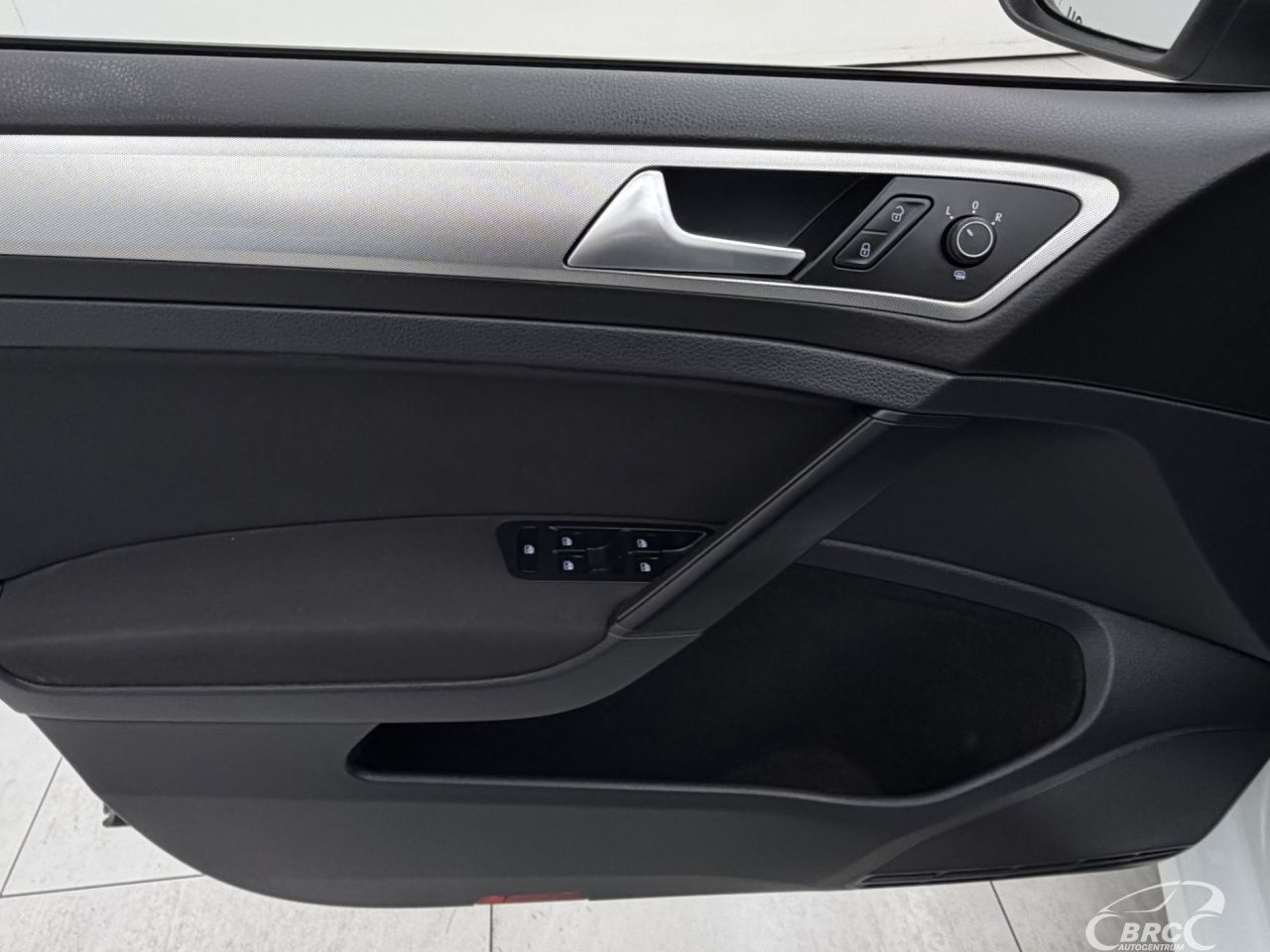 Volkswagen Golf | 17