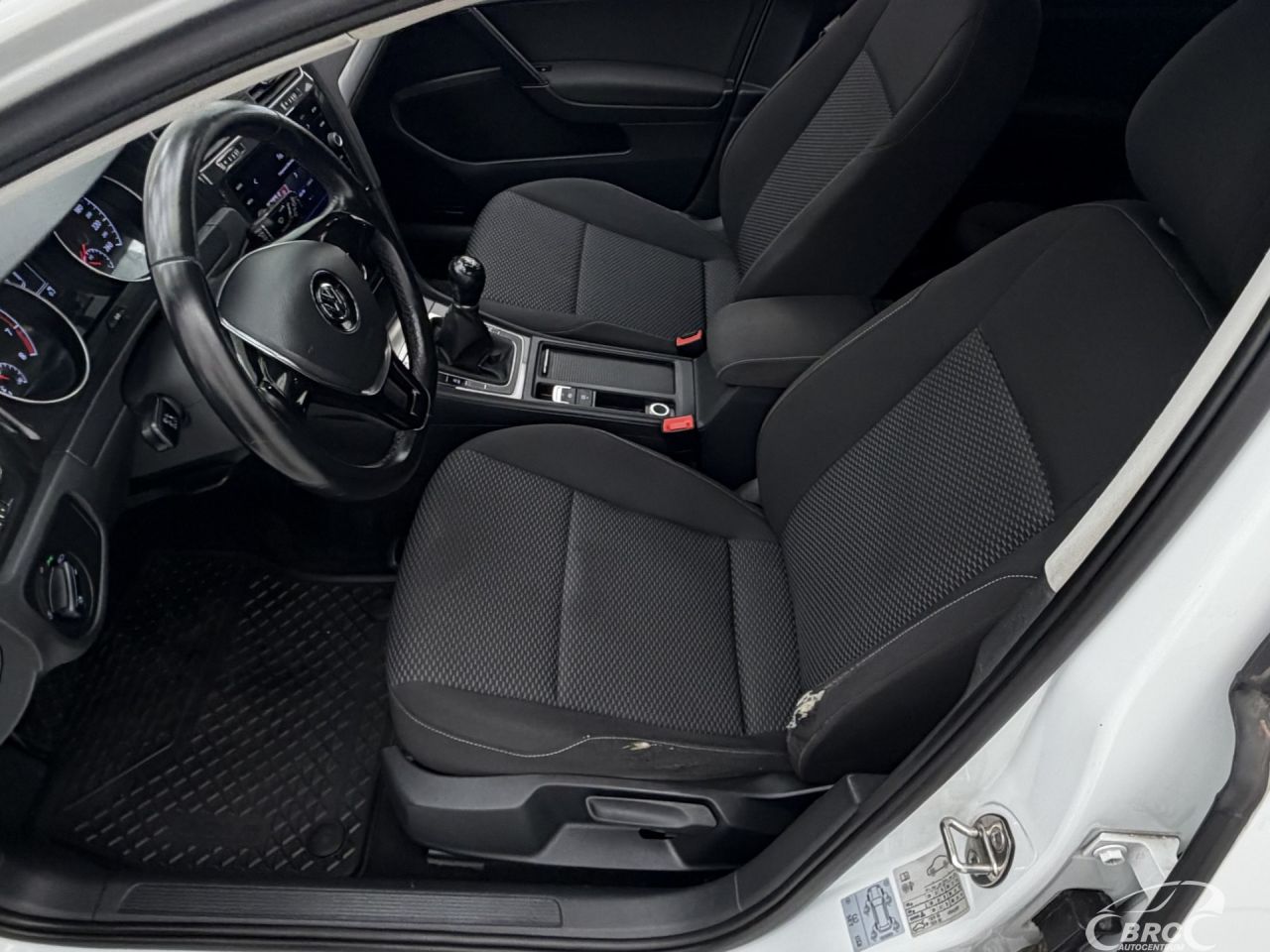 Volkswagen Golf | 18