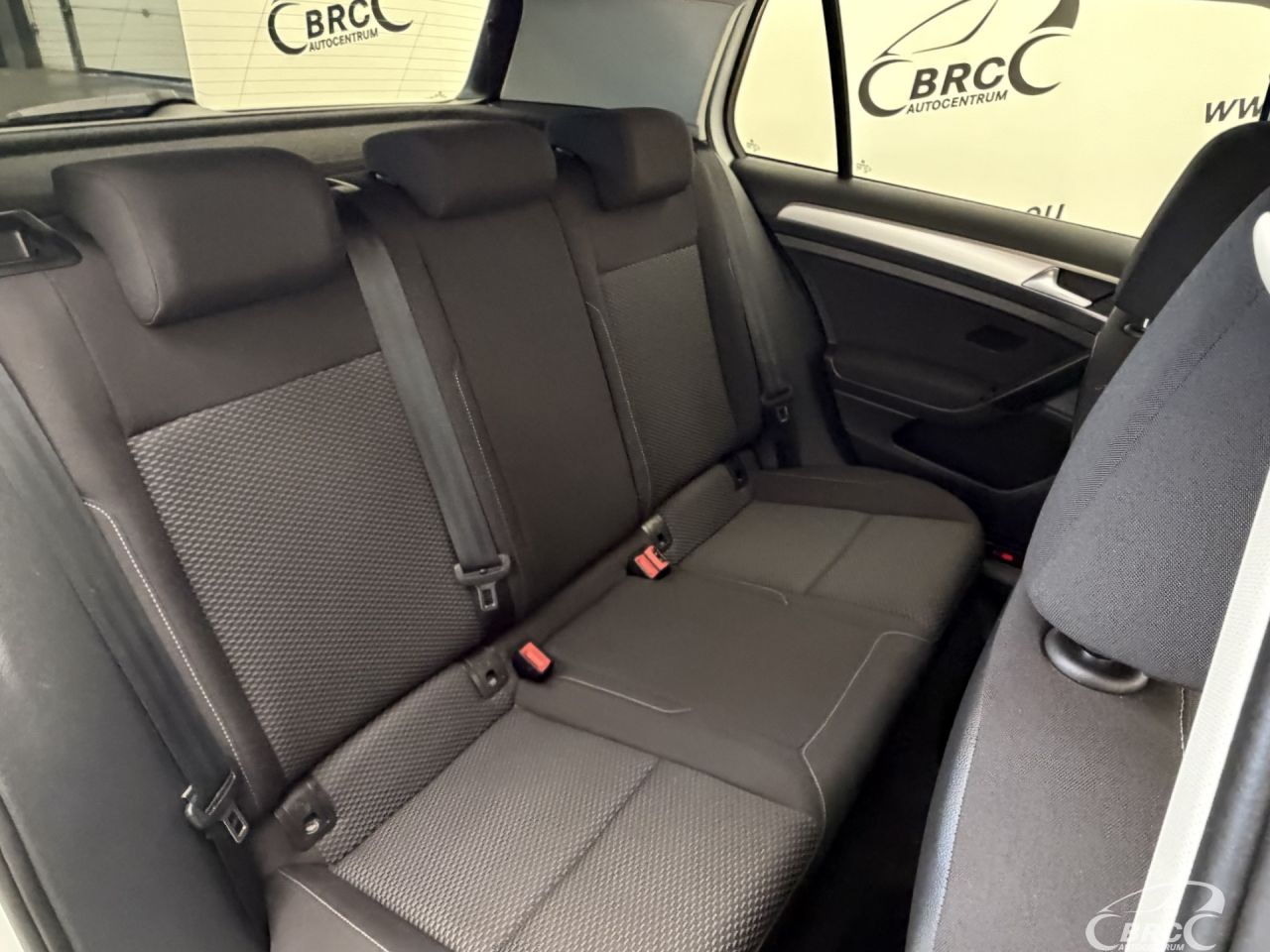 Volkswagen Golf | 10