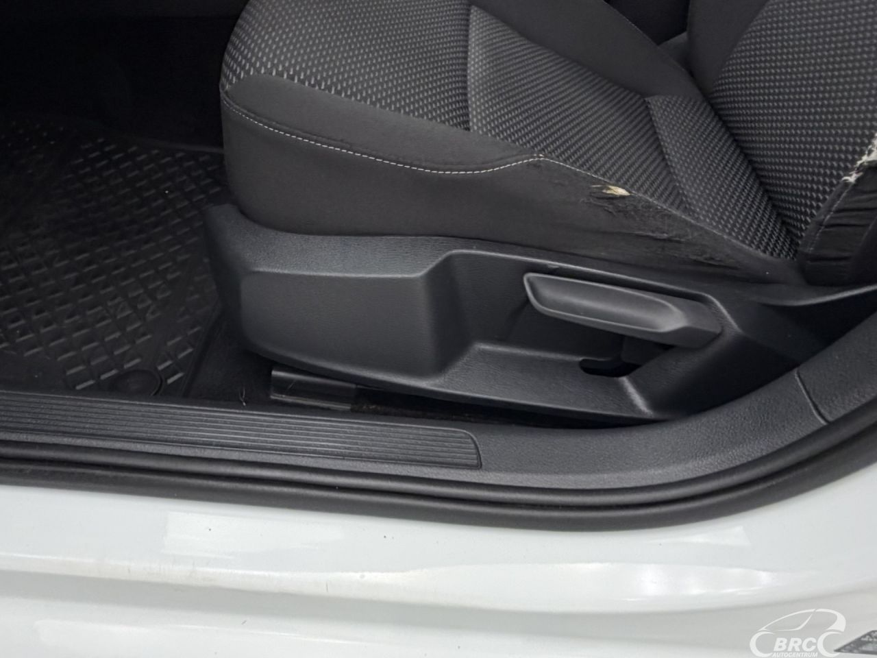 Volkswagen Golf | 19