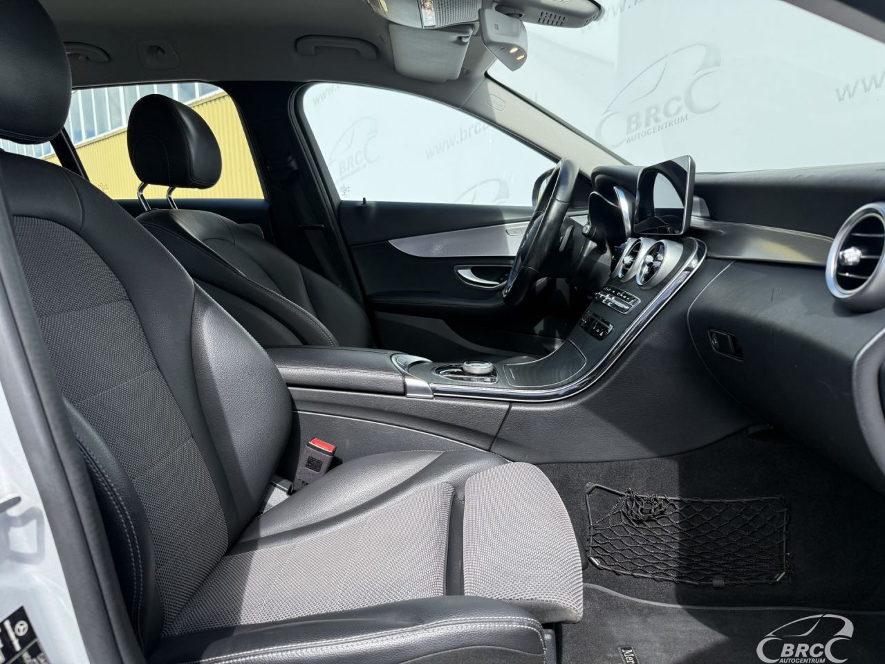 Mercedes-Benz C180 | 8