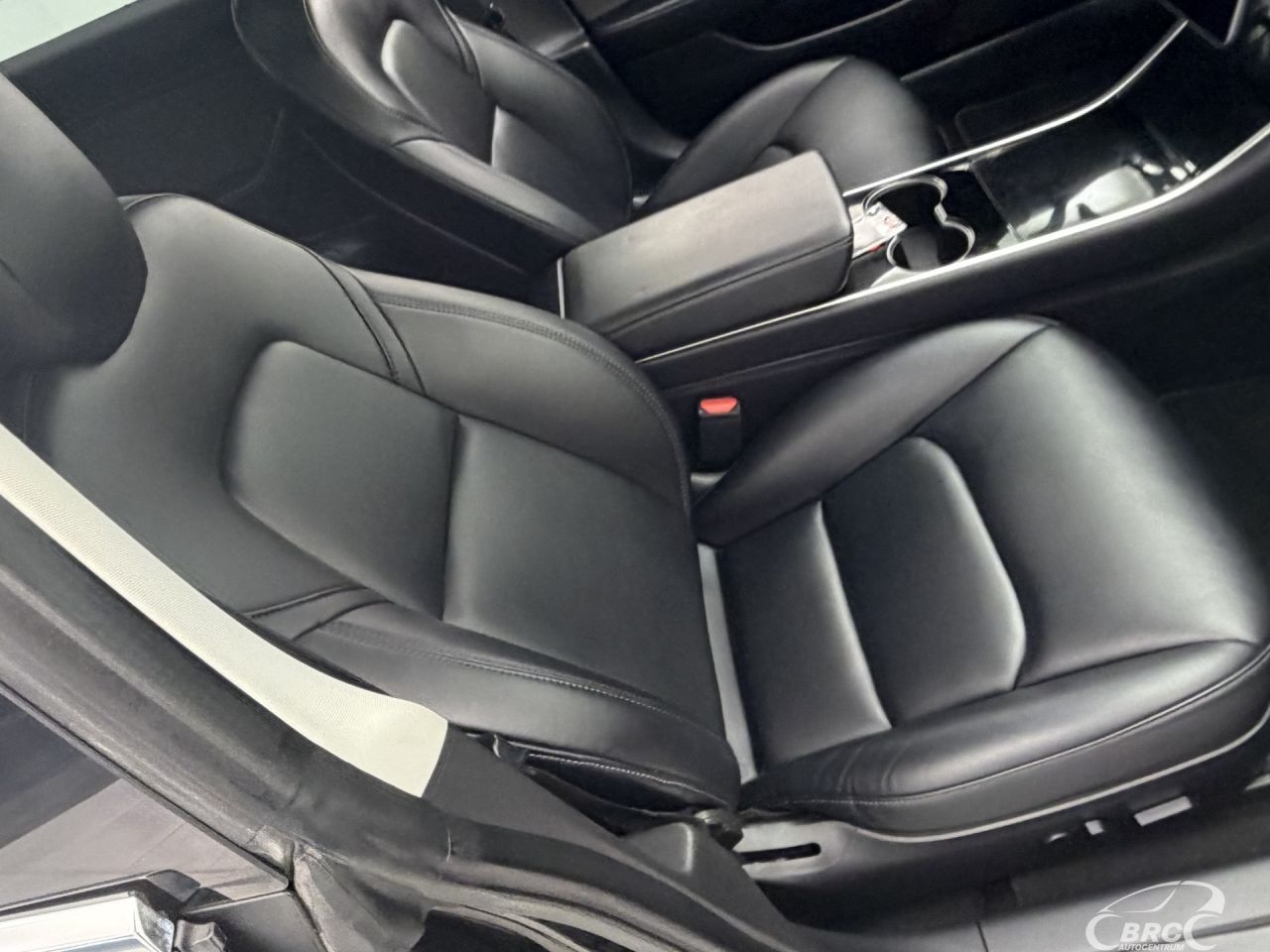 Tesla Model 3 | 4