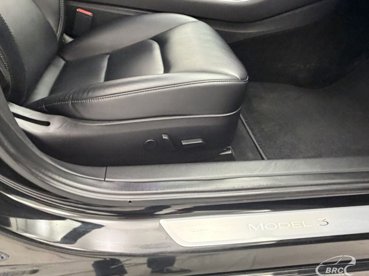 Tesla Model 3 | 5
