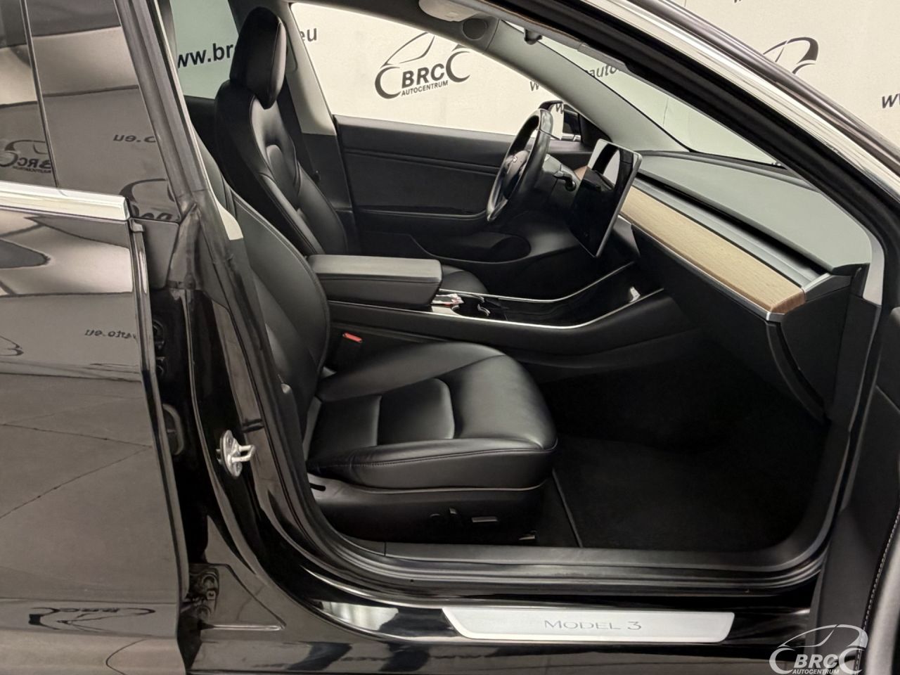 Tesla Model 3 | 3
