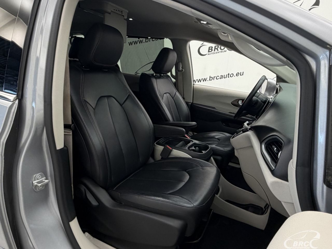 Chrysler Pacifica | 6