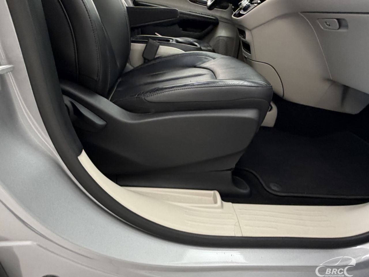Chrysler Pacifica | 5