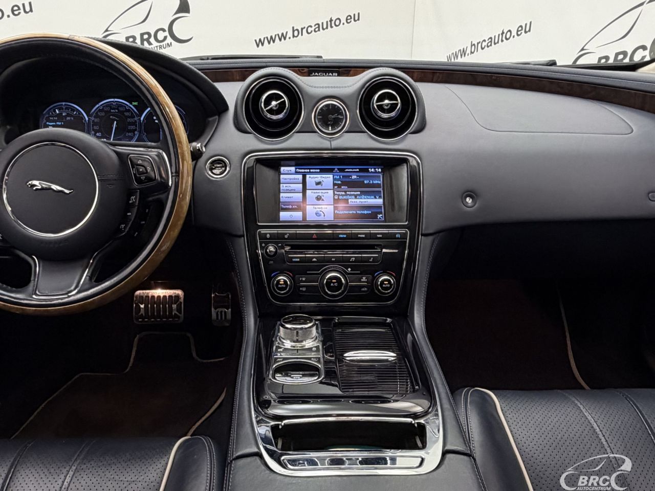 Jaguar XJ | 17