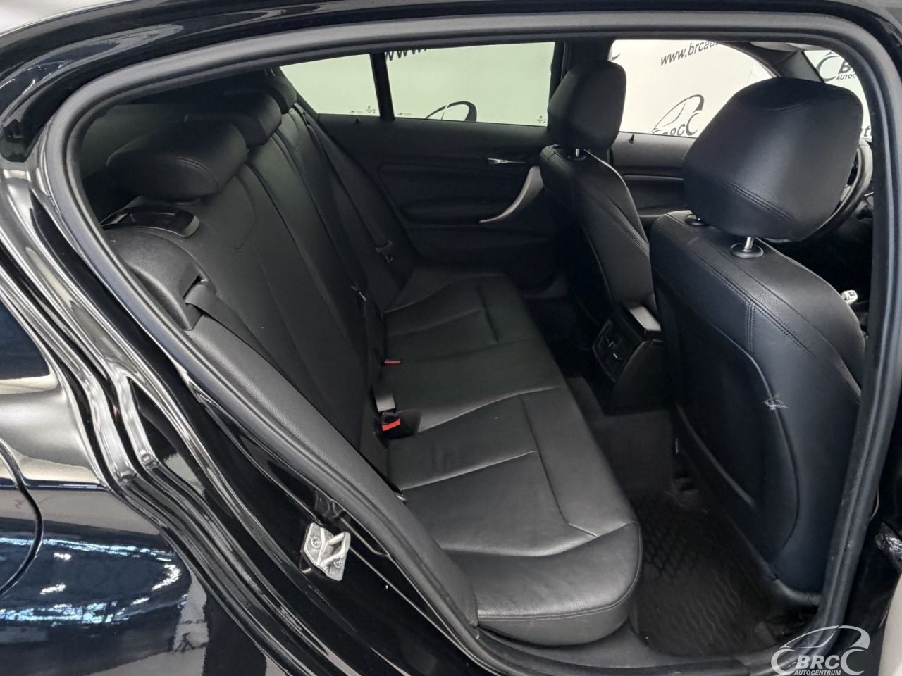 BMW 120 | 9