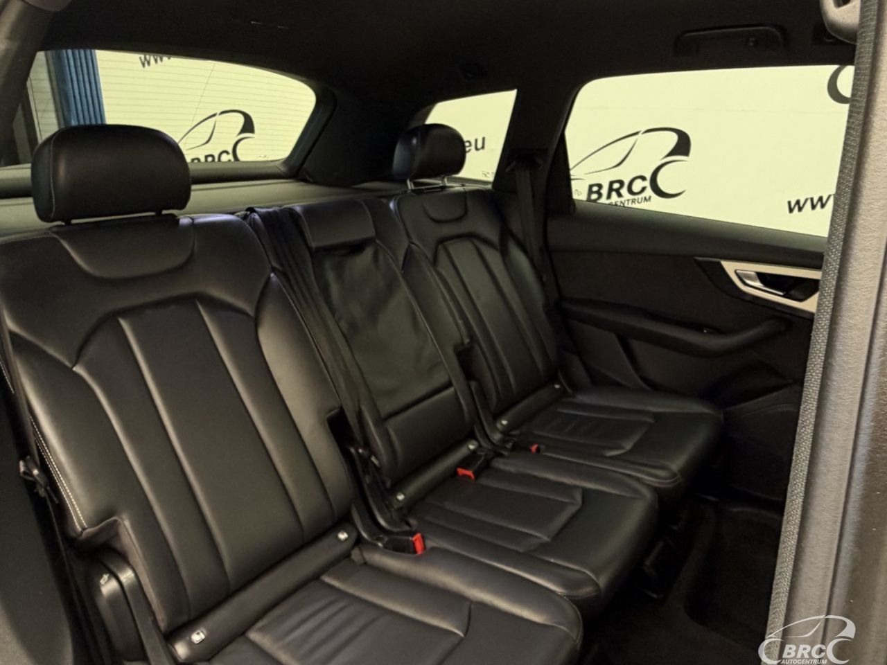 Audi Q7 | 12