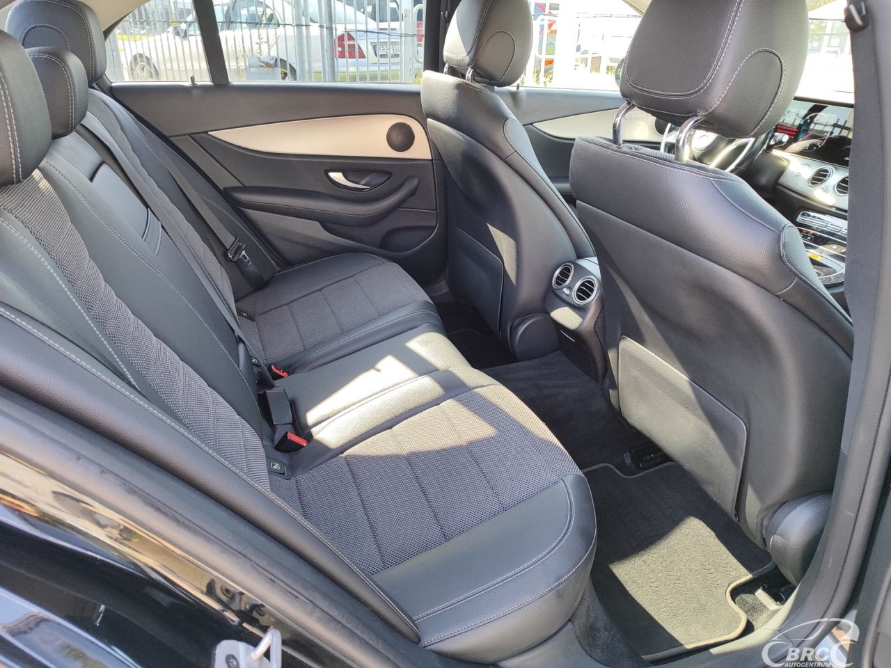 Mercedes-Benz E220 | 9
