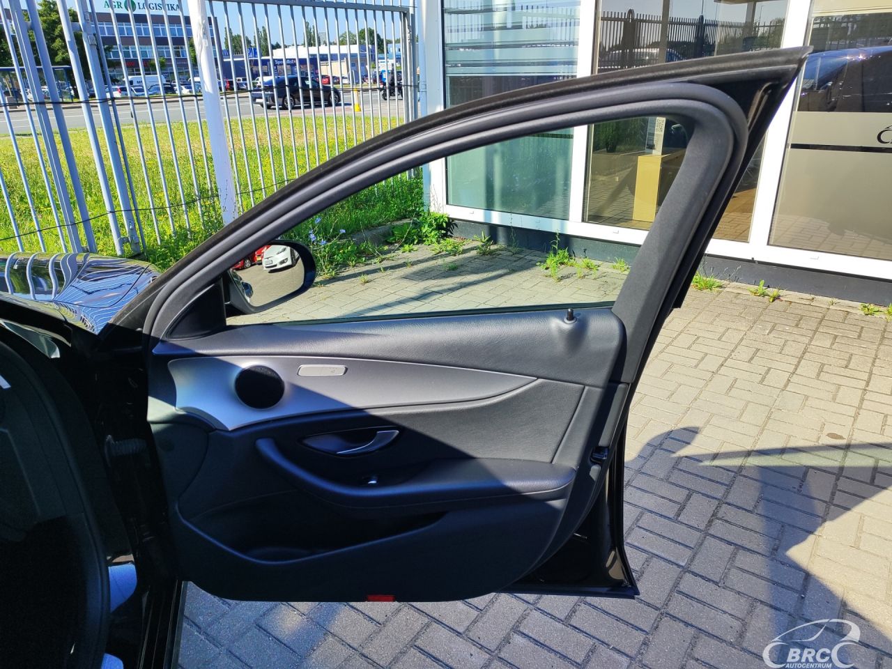 Mercedes-Benz E220 | 5