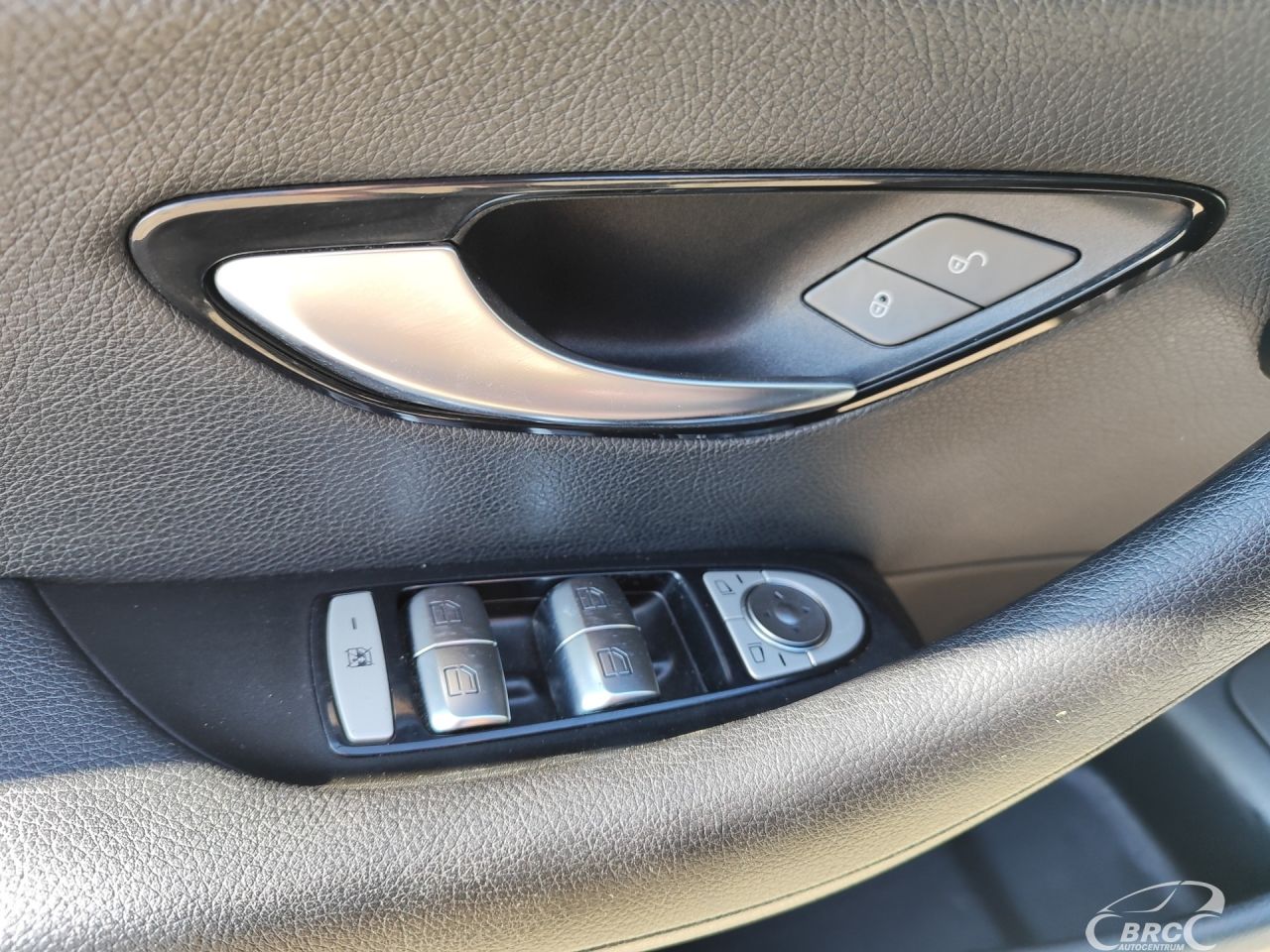Mercedes-Benz E220 | 17
