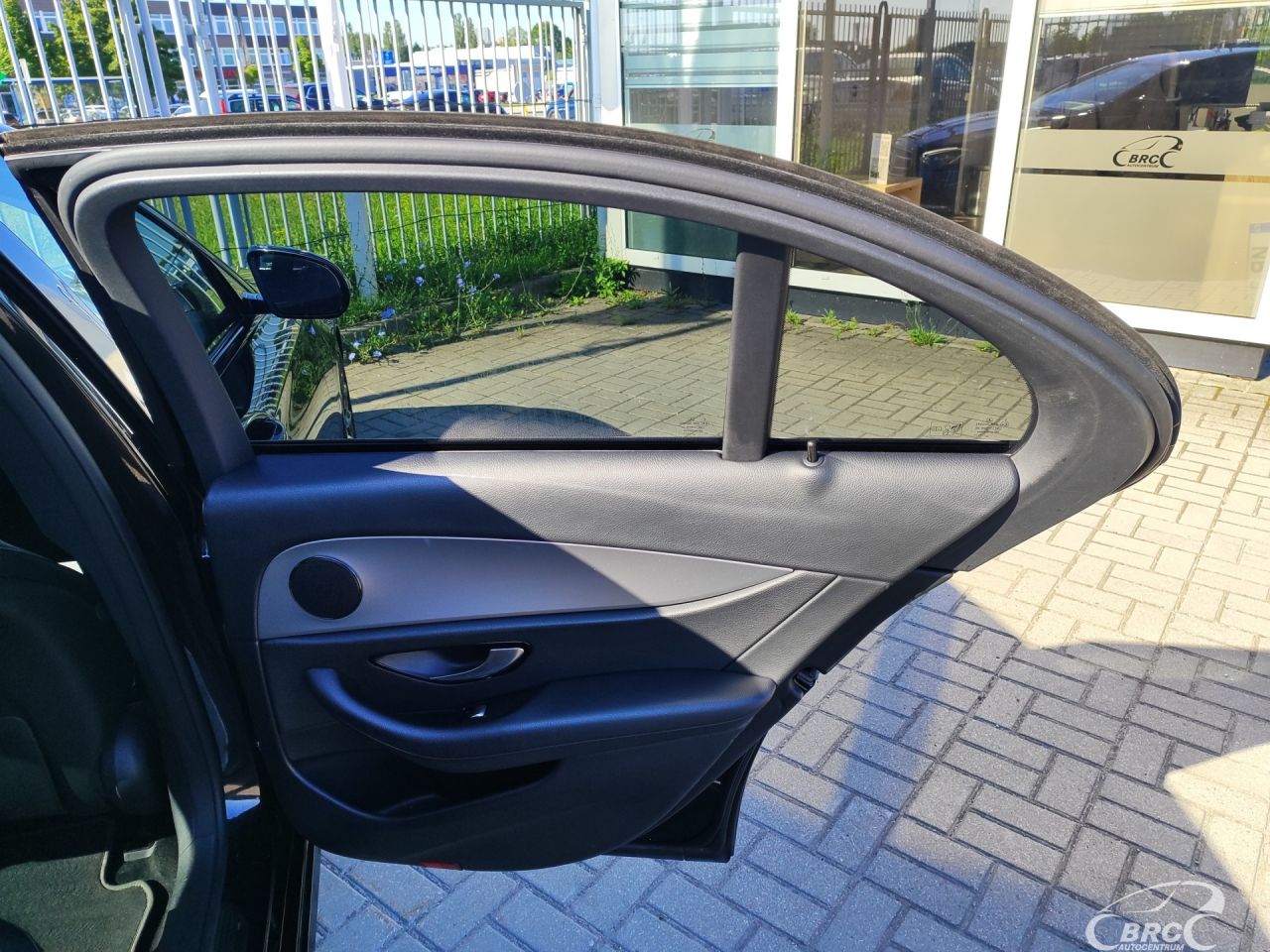 Mercedes-Benz E220 | 8
